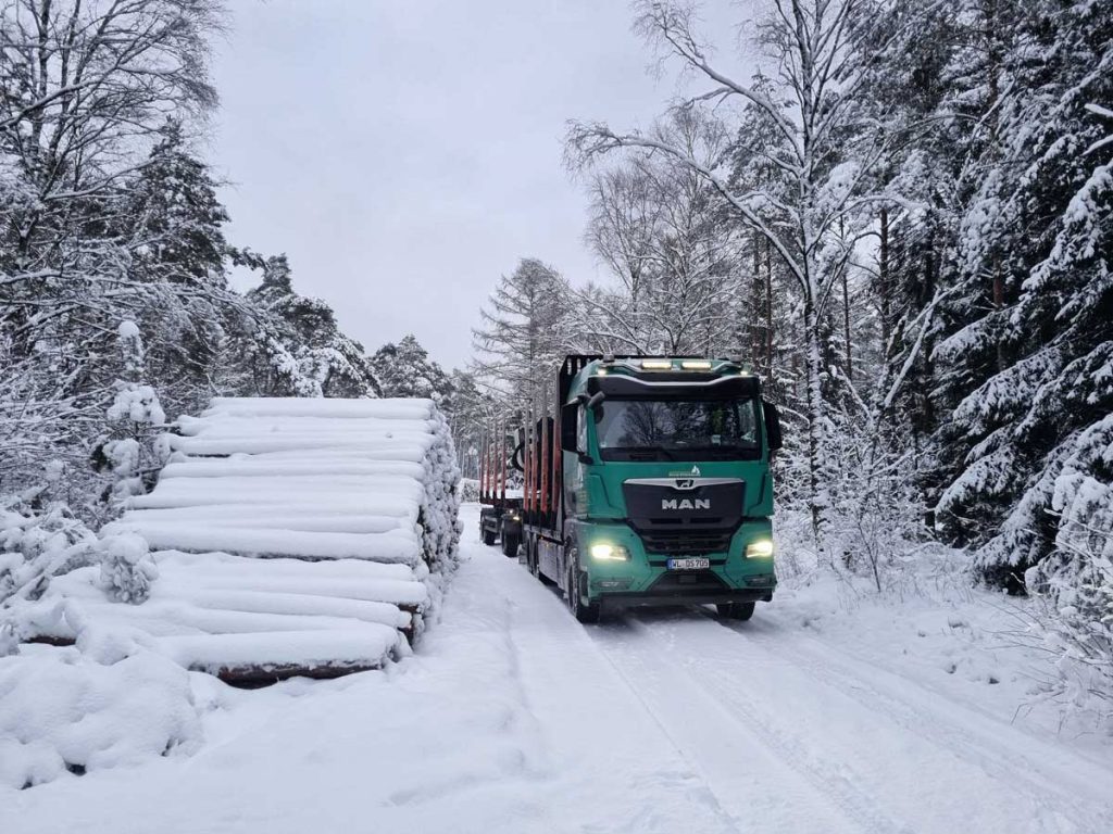 verscheiter Polter mit LKW