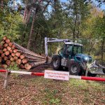 PM-Trac hinter Schranke vor Sperrgebiet