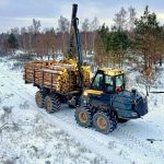 Ponsse Harvester mit Rundholz